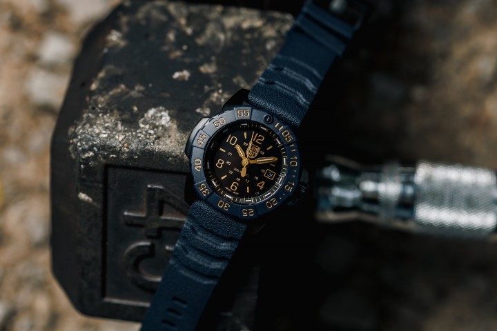 Obrázek Luminox Navy SEAL Foundation 3250 Back to the Blue Series