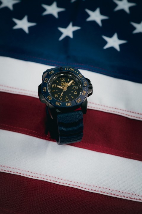 Obrázek Luminox Navy SEAL Foundation 3250 Back to the Blue Series