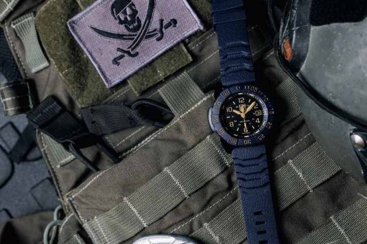 Obrázek Luminox Navy SEAL Foundation 3250 Back to the Blue Series