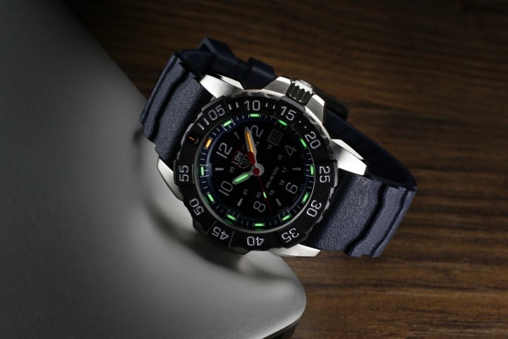 Obrázek Luminox Navy SEAL 3250 Time Date Series
