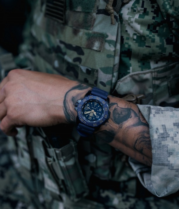 Obrázek Luminox Navy SEAL Foundation 3250 Back to the Blue Series